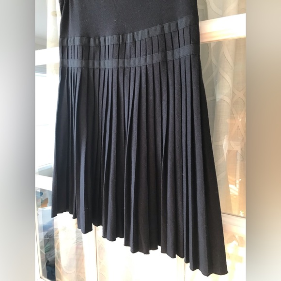 Gymboree size 7 black dress pleated skirt with black flower detail & “gem” - Picture 2 of 5